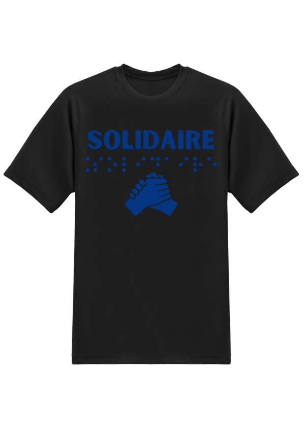 un t-shirt avec inscription " solidaire "en braille en relief. T-shirt inclusif, design accessible, mode tactile pour non-voyants et malvoyants.